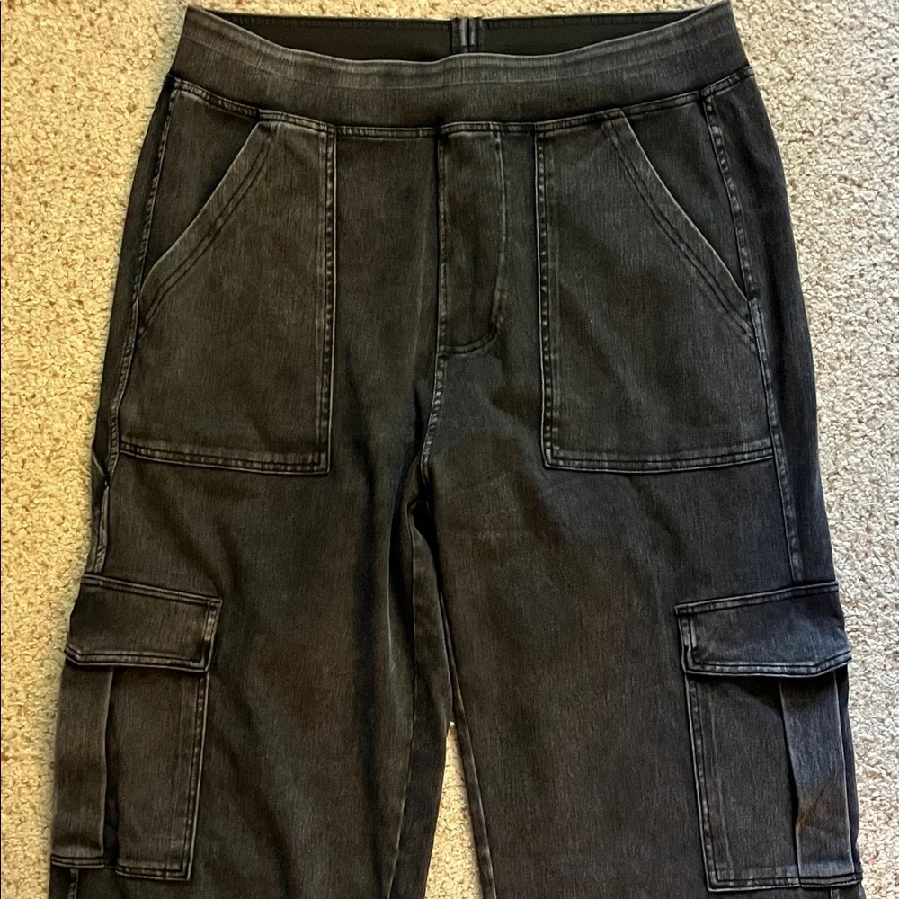 Halara Black Cargo Jean Pants - Picture 2 of 5